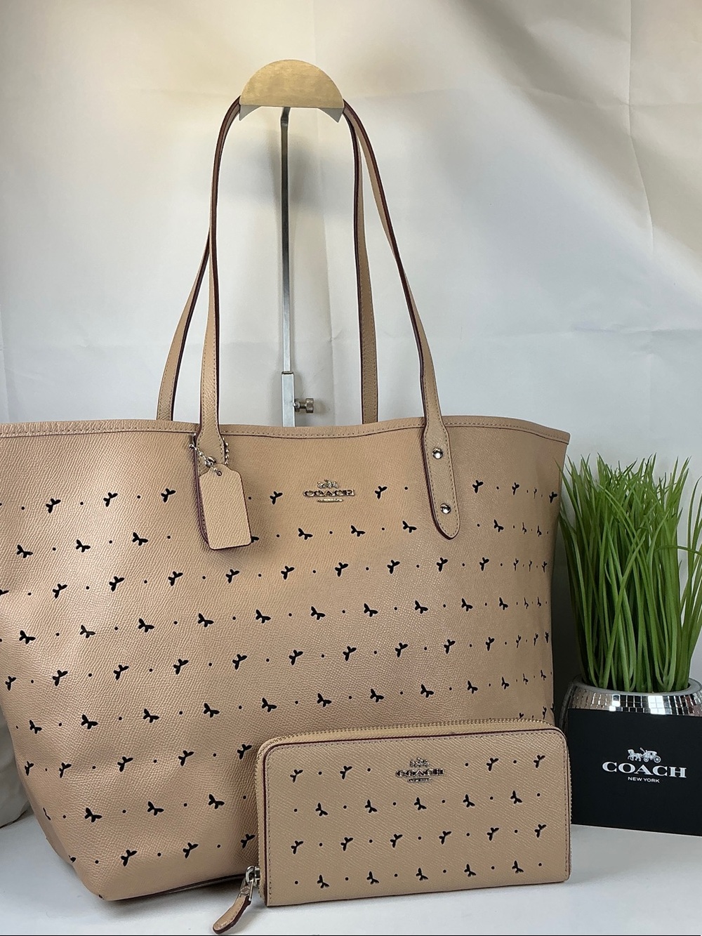 Coach Butterfly City Tote Perforated Leather Tote Bag & Wallet in Light Tan Set